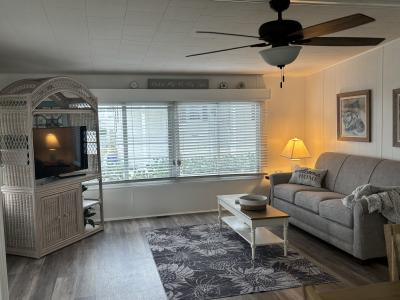 Photo 2 of 11 of home located at 3901 Bahia Vista St. #421 Sarasota, FL 34232