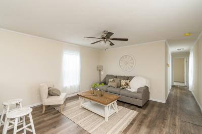 Photo 3 of 4 of home located at 28661 Mapleleaf Flat Rock, MI 48134