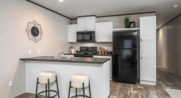 Photo 1 of 2 of home located at 16430 Park Lake Rd #200 East Lansing, MI 48823