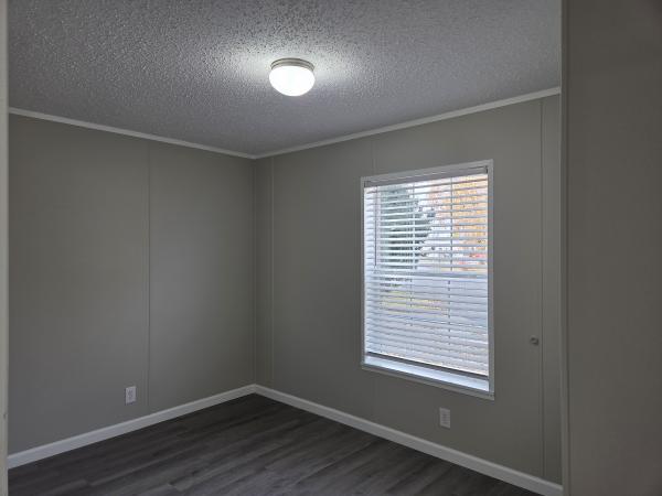 Photo 1 of 2 of home located at 200 Vermillion Est Pontiac, IL 61764