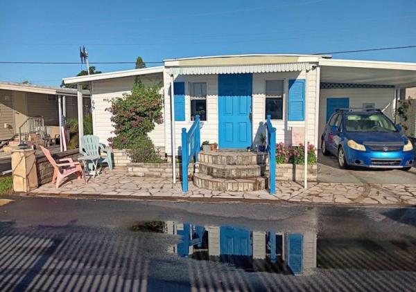 Photo 1 of 2 of home located at 7403 46th Ave N Lot 66 Saint Petersburg, FL 33709