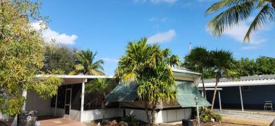 Photo 2 of 7 of home located at 2931 Plumosa Lane West Palm Beach, FL 33403