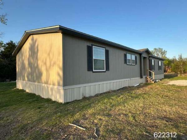 Photo 1 of 2 of home located at Hwy 59 Discount Homes, L.l.c. 18101 Linden Dr Neosho, MO 64850