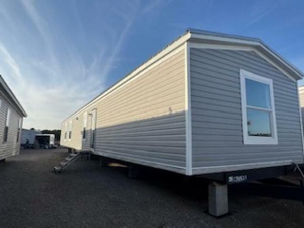 Photo 1 of 2 of home located at Bayside Mobile Home Sales 16410 Highway 310 E Como, MS 38619