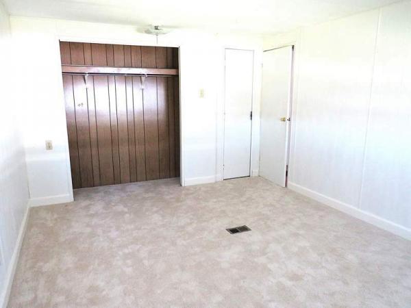 1975 OakP Manufactured Home