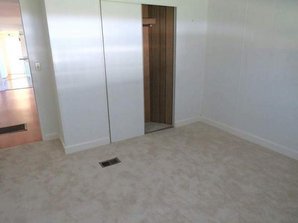 1975 OakP Manufactured Home