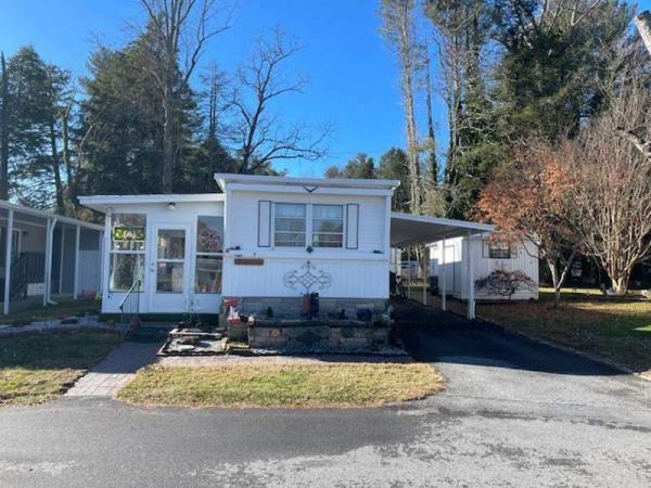 Photo 1 of 2 of home located at 41 Ironwood Dr. Lot #005 Henderson, NC 28739