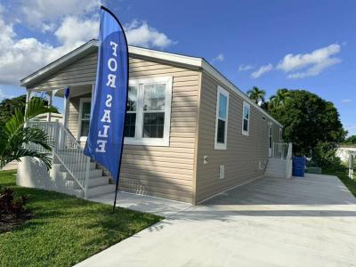 Photo 2 of 20 of home located at 5267 S.w. 32nd Street Davie, FL 33314