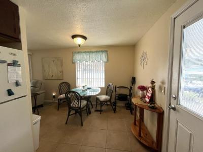 Photo 5 of 20 of home located at 111 Poinsettia Drive Leesburg, FL 34788