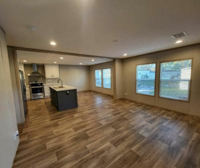 Photo 3 of 21 of home located at 5400 Collins Road, #119 Jacksonville, FL 32244