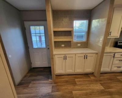 Photo 4 of 21 of home located at 5400 Collins Road, #119 Jacksonville, FL 32244