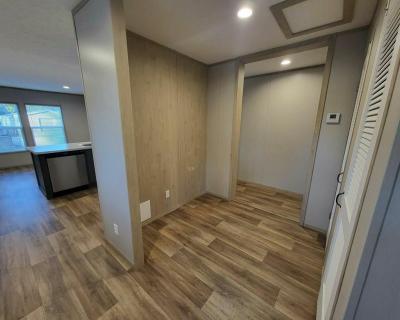 Photo 5 of 21 of home located at 5400 Collins Road, #119 Jacksonville, FL 32244