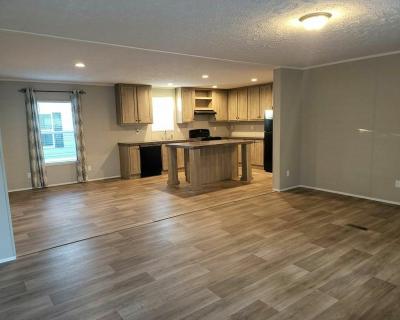 Photo 2 of 33 of home located at 5400 Collins Road, #120 Jacksonville, FL 32244