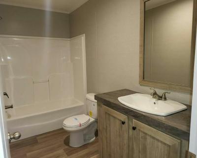 Photo 3 of 33 of home located at 5400 Collins Road, #120 Jacksonville, FL 32244