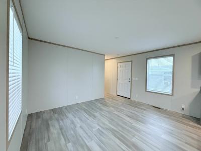 Photo 4 of 26 of home located at 29669 Danbury Court #243 Chesterfield, MI 48051