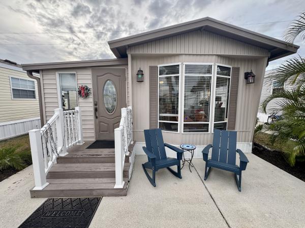 Photo 1 of 2 of home located at 194 Valencia Road Palmetto, FL 34221