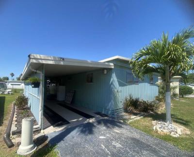 Photo 2 of 17 of home located at 35B Dale St Tavares, FL 32778