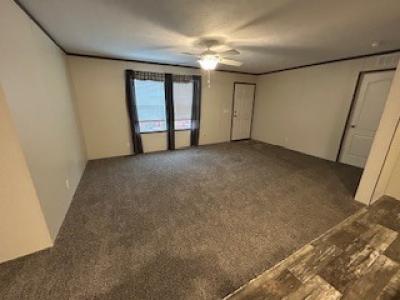 Photo 4 of 11 of home located at 10515 Read Plaza #215 Omaha, NE 68142