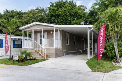 Photo 2 of 13 of home located at 31 Plantation Blvd Lake Worth, FL 33467