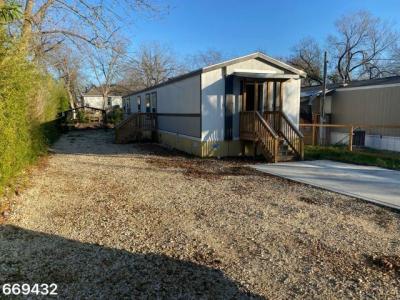 Mobile Home at 117 Royal St Taylor, TX 76574