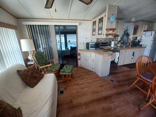 1988 Oakcreek Mobile Home