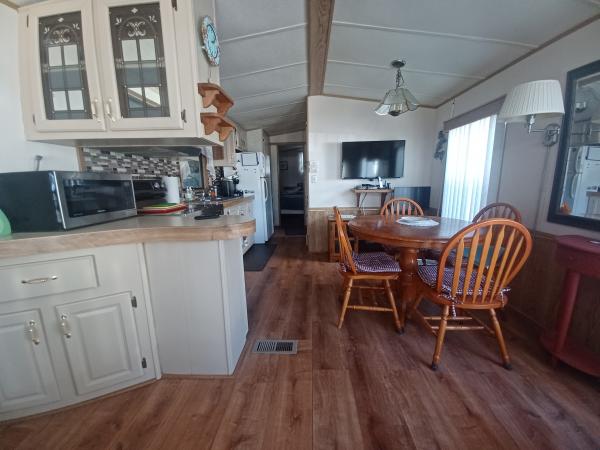 1988 Oakcreek Mobile Home