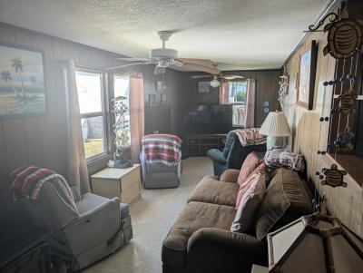 Photo 3 of 8 of home located at 918 Reed Canal Road Lot 232 South Daytona, FL 32119