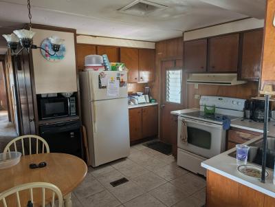 Photo 4 of 8 of home located at 918 Reed Canal Road Lot 232 South Daytona, FL 32119