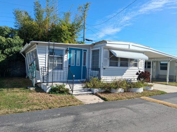 Photo 1 of 2 of home located at 7403 46th Ave. N. Lot 181 Saint Petersburg, FL 33709