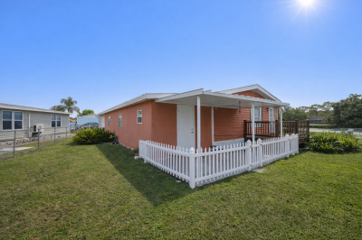 Photo 3 of 41 of home located at 9623 Oaks St Tampa, FL 33635