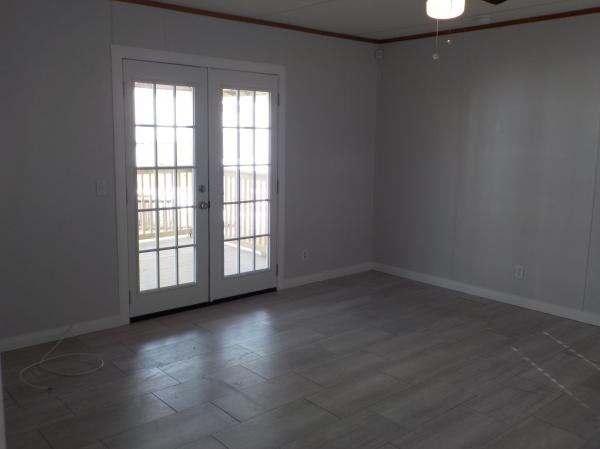 2009 CMH Manufacturing 31SUN16763AH10 Mobile Home