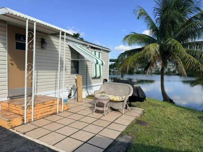 Photo 2 of 20 of home located at 3100 S.w. 51st Avenue Davie, FL 33314