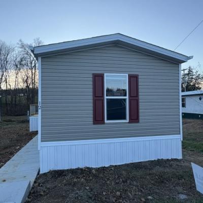 Photo 2 of 26 of home located at 2319 Greensburg Rd Lot 12 Campbellsville, KY 42718