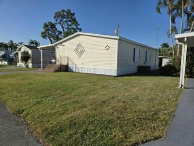 Photo 5 of 19 of home located at 30 Ricks Dr. Greenacres, FL 33463