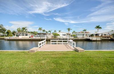 Photo 5 of 43 of home located at 18675 U.s. Hwy 19 N. Lot 309 Clearwater, FL 33764