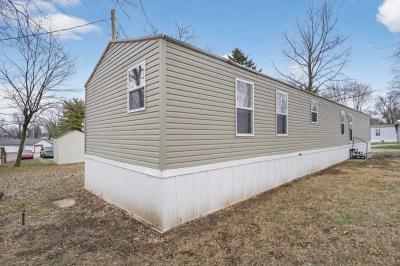 Photo 2 of 24 of home located at 40 Echo Lake W Dr Mooresville, IN 46158