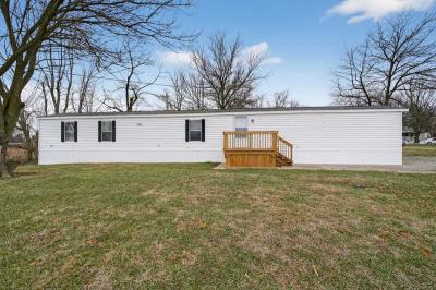 Photo 2 of 24 of home located at 142 Echo Lake E Dr Mooresville, IN 46158