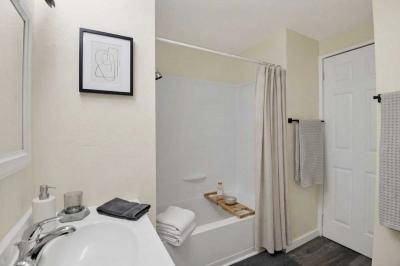 Photo 5 of 18 of home located at 826 E Route 66 #4 Glendora, CA 91740