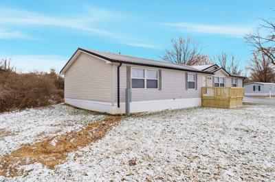 Photo 3 of 29 of home located at 192 Echo Lake E Dr Mooresville, IN 46158