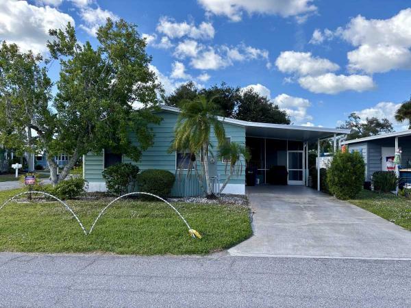 Photo 1 of 2 of home located at 1172 Juanita Circle Venice, FL 34285