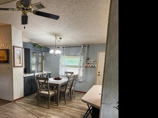 Photo 1 of 2 of home located at 628 Kings Ct Plant City, FL 33565