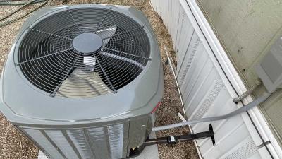 Photo 5 of 25 of home located at 10810 N 91st Avenue Lot 83 Peoria, AZ 85345