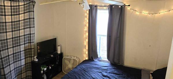 1999 Oakwood Manufactured Home