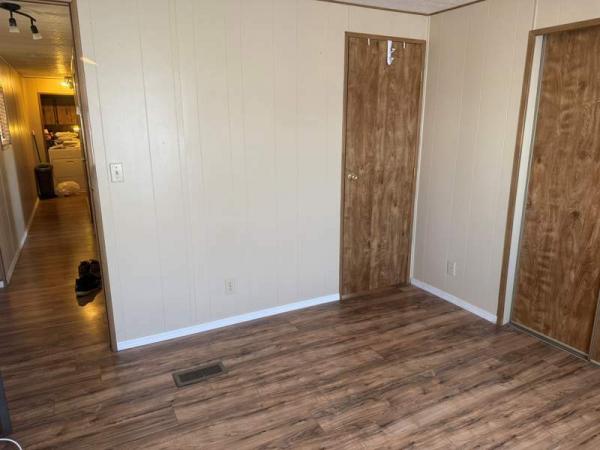 1980 Skyline Manufactured Home