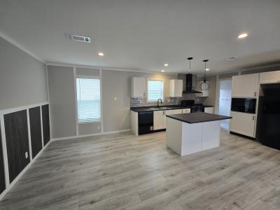 Photo 4 of 9 of home located at 168 Kelvin Drive Kyle, TX 78640