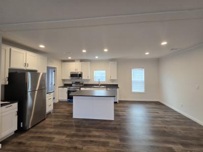 Photo 4 of 9 of home located at 148 Pineland Avenue Kyle, TX 78640