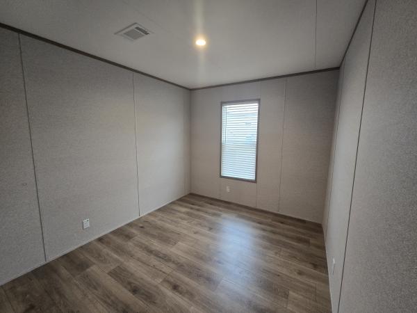 2026 Champion CHPR2852H42P01(Navasota) Mobile Home