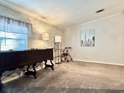 Photo 3 of 15 of home located at 1360 Everglades Circle Apopka, FL 32703