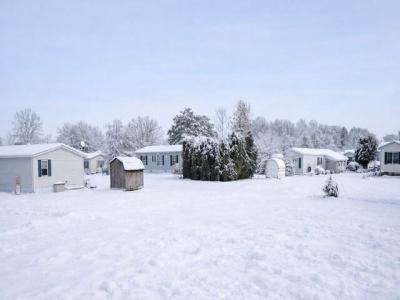 Photo 3 of 11 of home located at 165 Crestwood Dr. Lockport, NY 14094