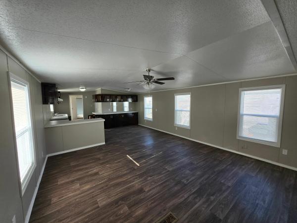 2000 Clayton Homes Inc Mobile Home For Sale